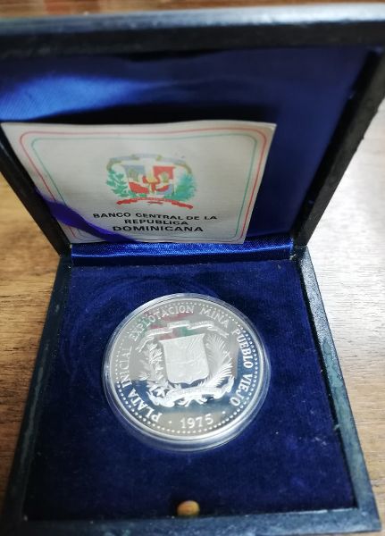 REPUBLICA DOMINICANA DEL AÑO 1975 DE 10 PESOS
